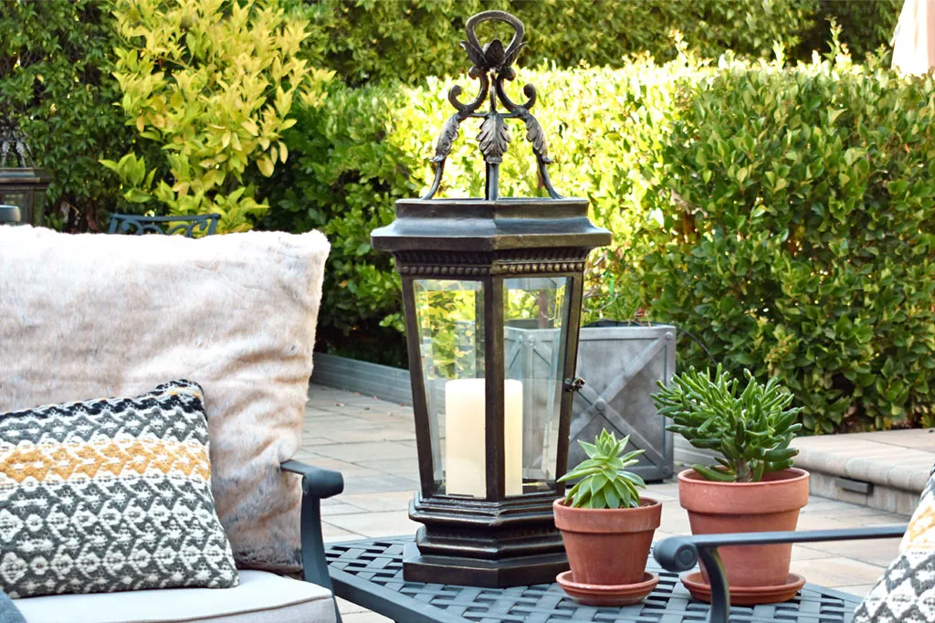 Acanthus Cornice Lantern