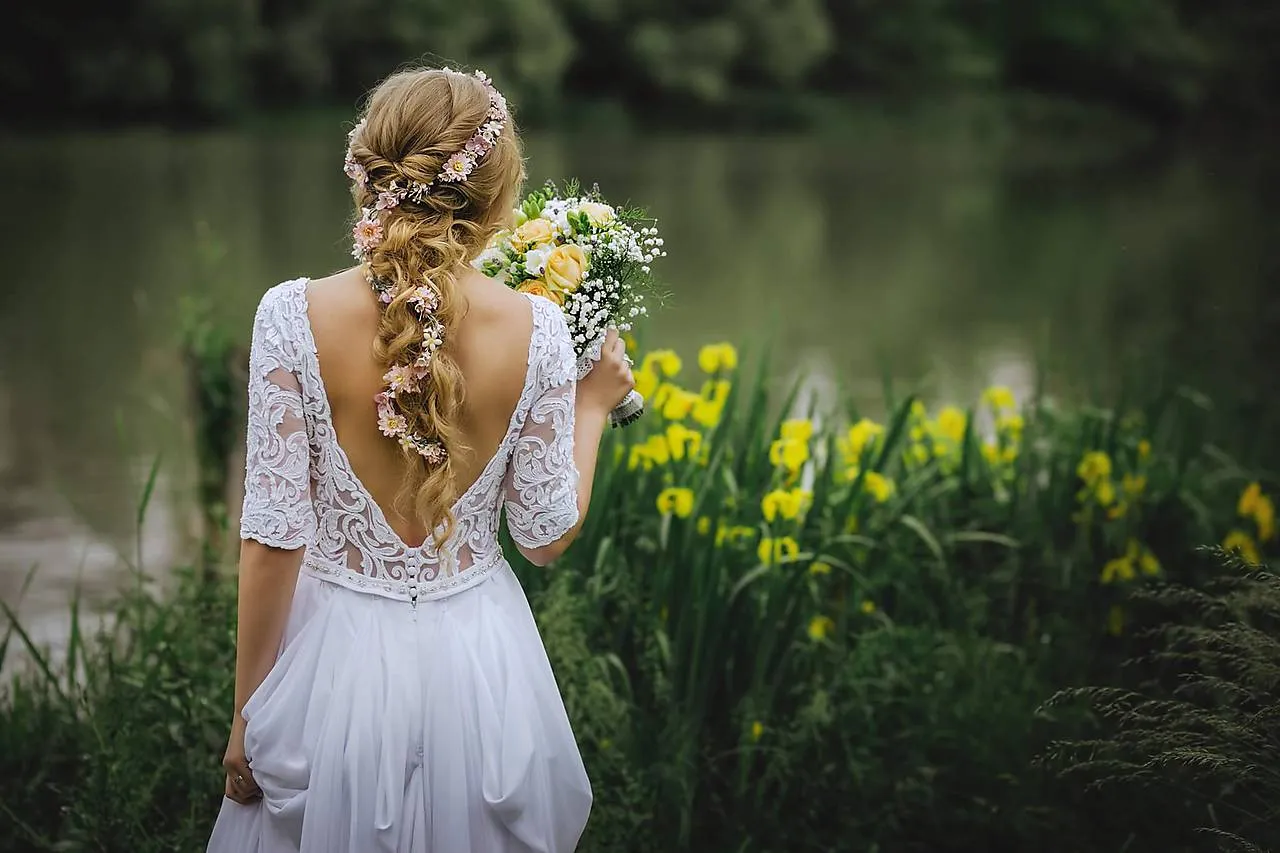 Cherry Blossom Flower Hair Garland Wedding Hair Flowers Head Wreath Flower Crown Cherry Blossoms Pink White Bridal Wreath Fairy Wreath Magaela