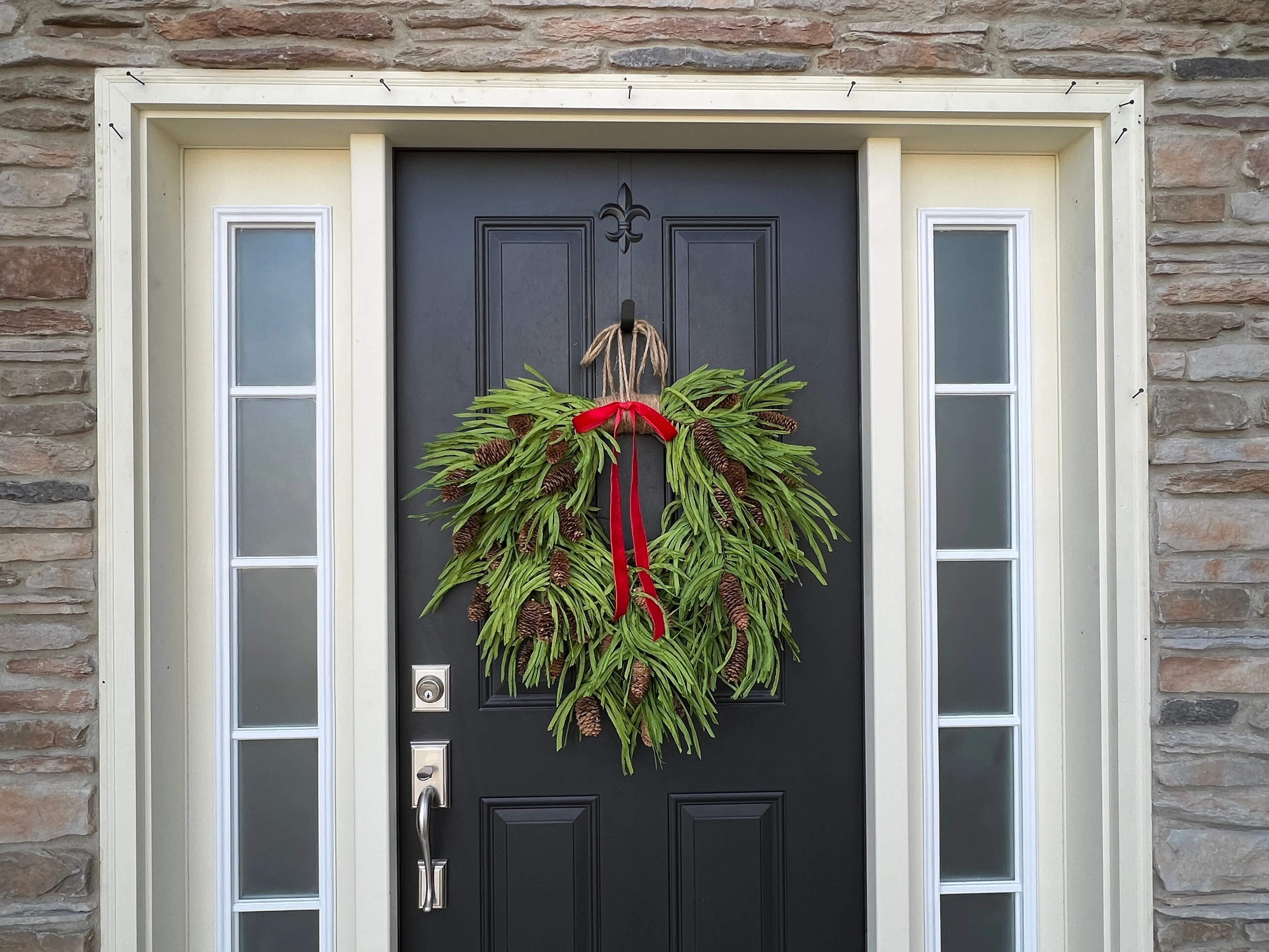 Country Christmas Wreath with Pinecones