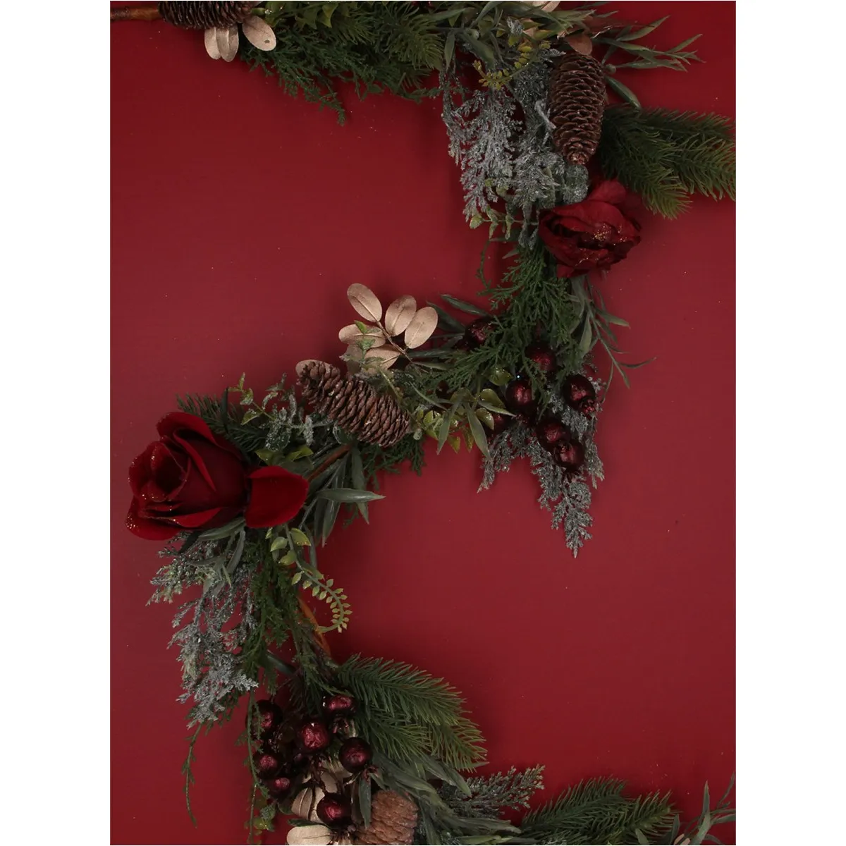 Gisela Graham 180cm Mixed Green Leaf & Red Rose Garland