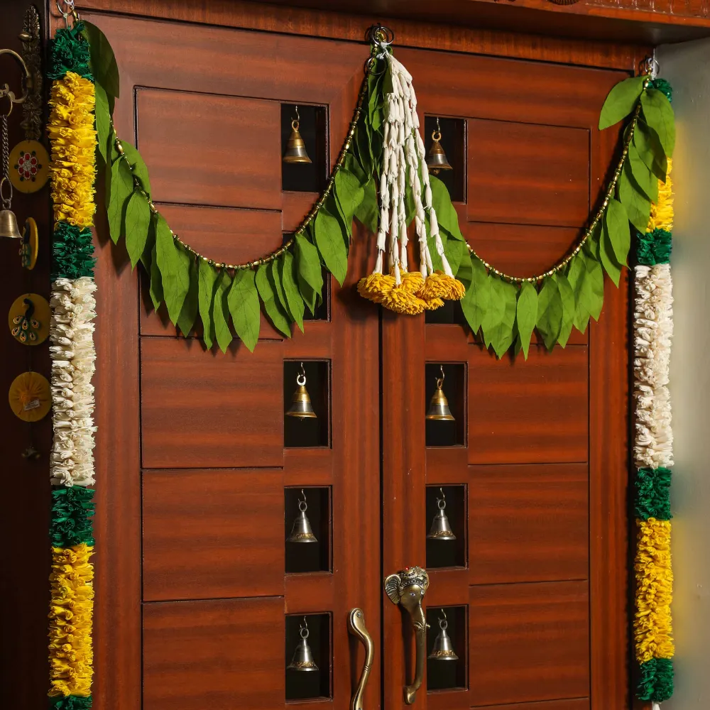 Lily Chamanthi Hanging