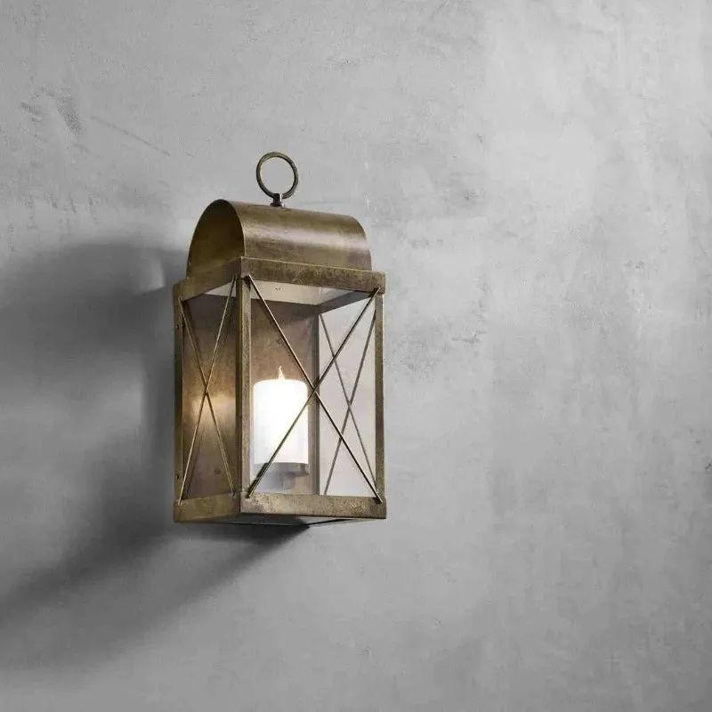 Traditional Exterior Wall Lantern