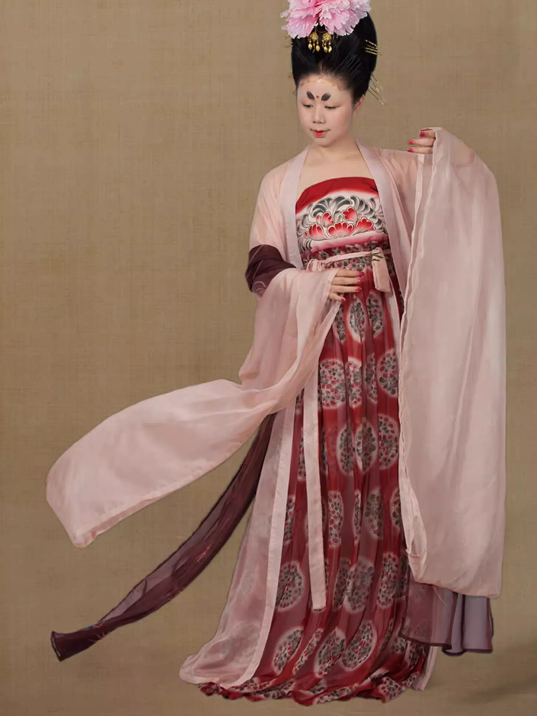 Zanhua Shinü 簪花仕女 "Court Ladies Wearing Flowered Headdresses" No.1 Painting Recreation Late Tang  Heziqun